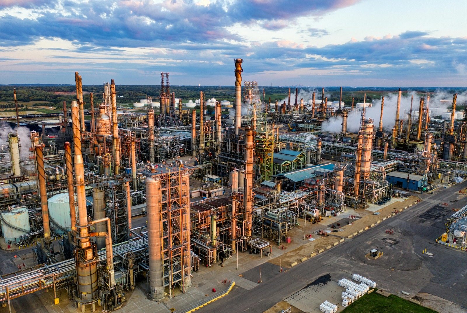 Custom built chemical manufacturing device